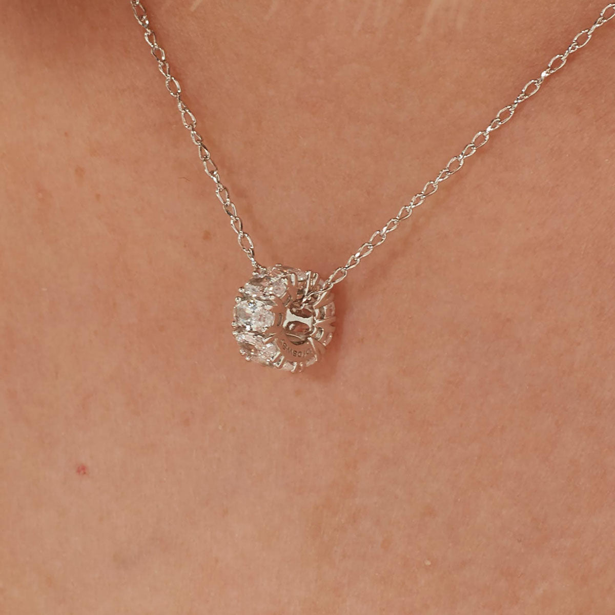 Charm Brosway FIW01 / No incluye cadena