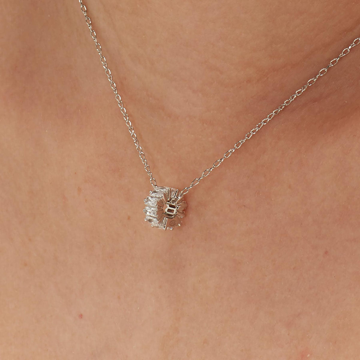 Charm Brosway FIW03 / No incluye cadena